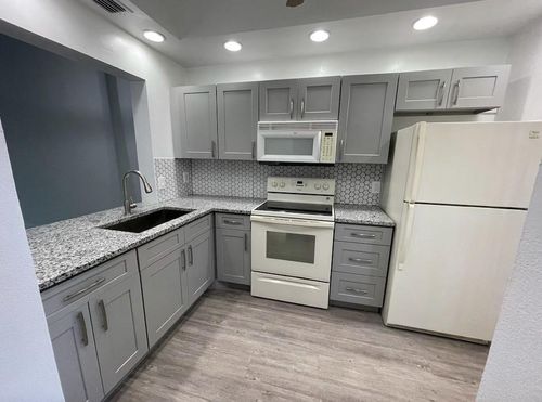 apt-18-2339 Sw 15th St, Deerfield Beach, FL, 33442-7533 | Card Image