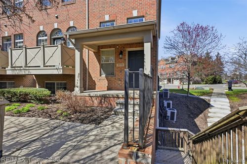 39750 Rockcrest Cir, Northville, MI, 48168-3966 | Card Image