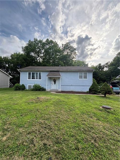 1410 Ridgeway Dr, Richmond, MO, 64085-1159 | Card Image