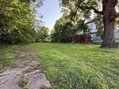 5307 Willow Glen Dr, Houston, TX, 77033-2846 | Card Image