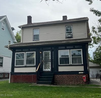 View of front of house featuring a front yard | Image 1