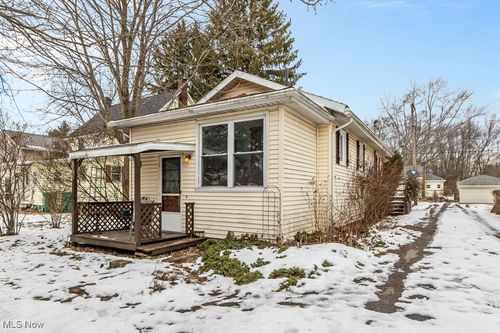 18061 Derr Avenue, Beloit, OH, 44609 | Card Image