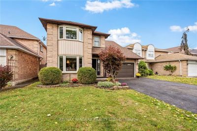 34 Burdy Dr, House other with 4 bedrooms, 3 bathrooms and 3 parking in Saint Catharines ON | Image 3