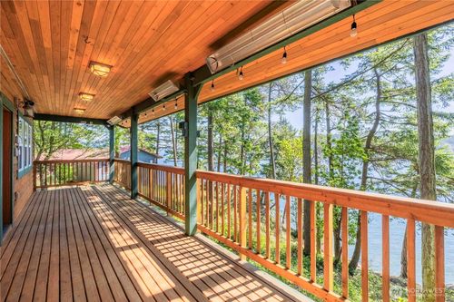 757 Ferry Rd, Lopez Island, WA, 98261-8673 | Card Image