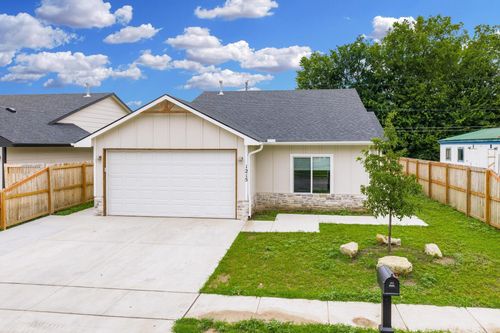 1215 N Cleveland Ave, Wichita, KS, 67214 | Card Image