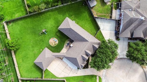 910 High Ridge Cir, Friendswood, TX, 77546-3667 | Card Image