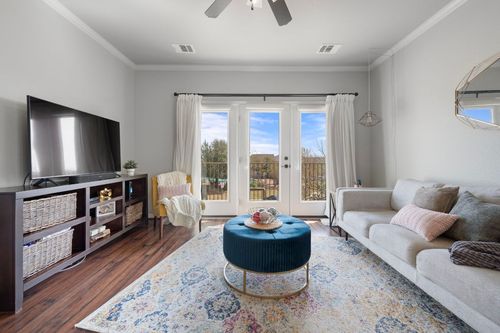 apt-2001-2101 Town Centre Dr, Round Rock, TX, 78664-7489 | Card Image