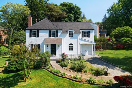 60 Mill Spring Road, North Hempstead, NY, 11030 | Card Image
