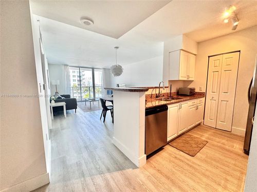906-1155 Brickell Bay Dr, Miami, FL, 33131 | Card Image