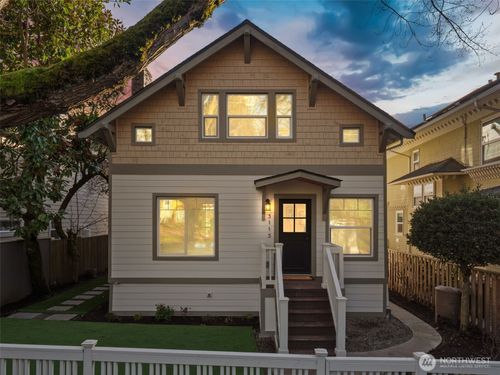 3113 E Cherry St, Seattle, WA, 98122-5105 | Card Image