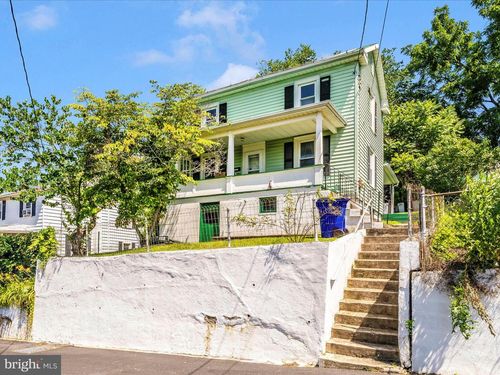 7 W B St, BRUNSWICK, MD, 21716-1325 | Card Image