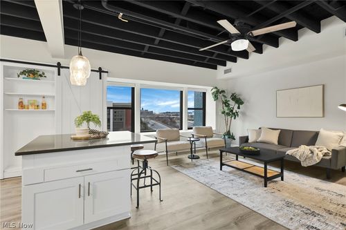 apt-608-78 E Chestnut St, Columbus, OH, 43215-2767 | Card Image