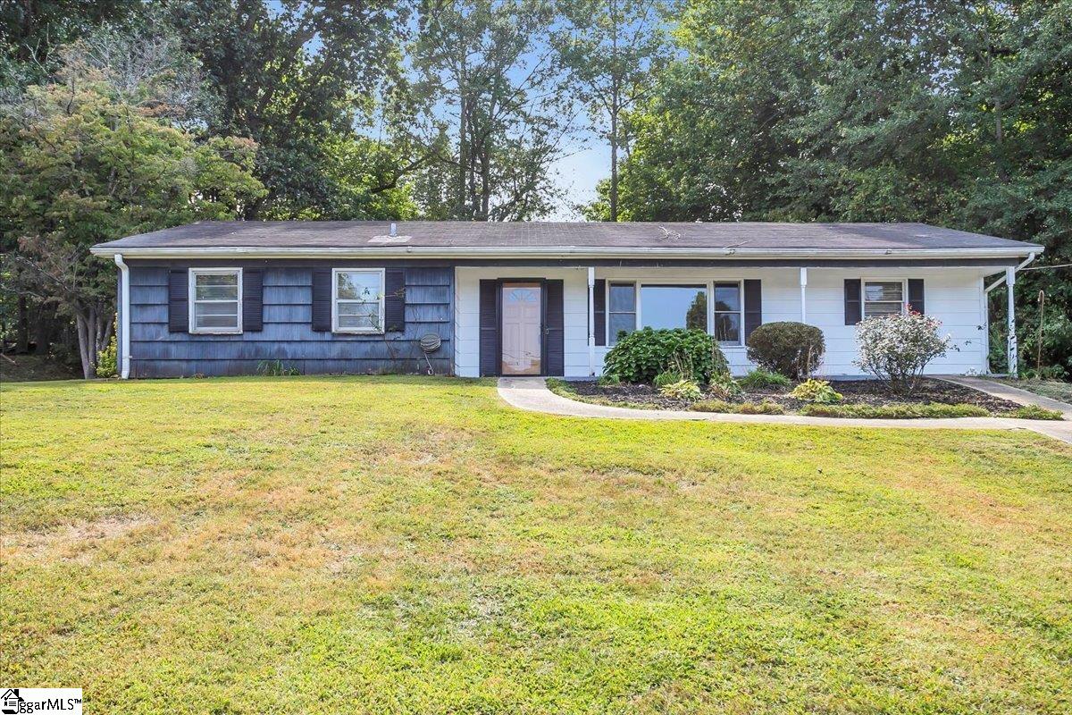 Dogwood Dr, Travelers Rest, SC 29690