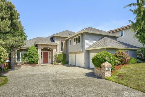 15810 Se 45th Pl, Bellevue, WA, 98006-4500 | Card Image