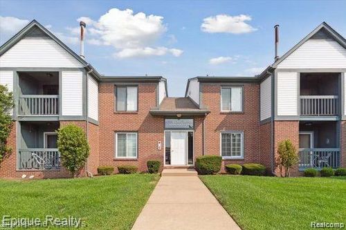 15512 Ashley Court, Macomb Township, MI, 48044 | Card Image