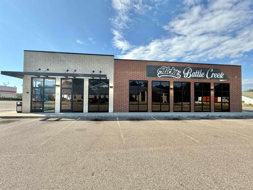 625 North Ave, Battle Creek, MI, 49017-3230 | Card Image