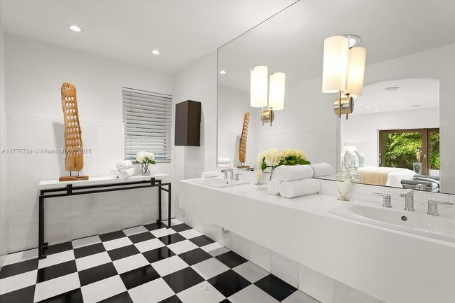 551 S Mashta Dr, House other with 6 bedrooms, 5 bathrooms and null parking in Key Biscayne FL | Image 39