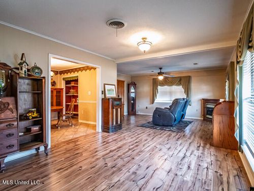 218 E Edwin Circle, Sardis, MS, 38666 | Card Image