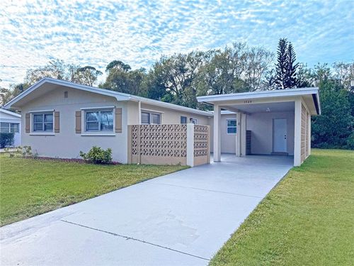 1725 41st Ave, Vero Beach, FL, 32960-2556 | Card Image