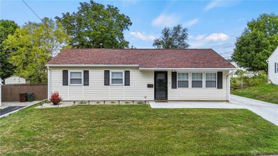 129 E Doris Drive, House other with 5 bedrooms, 2 bathrooms and null parking in Fairborn OH | Image 2