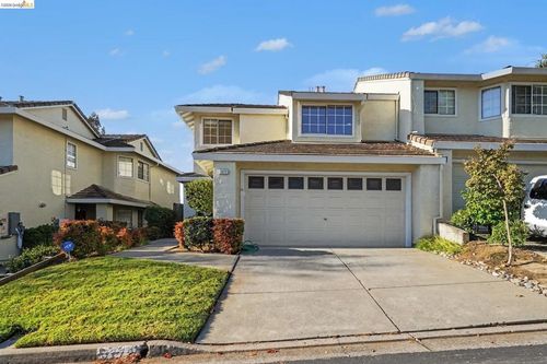 5272 Pebble Glen Dr, Concord, CA, 94521-4535 | Card Image