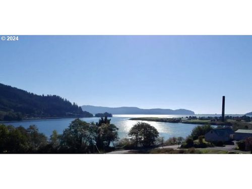 8-501 E Garibaldi Ave, Garibaldi, OR, 97118-1514 | Card Image