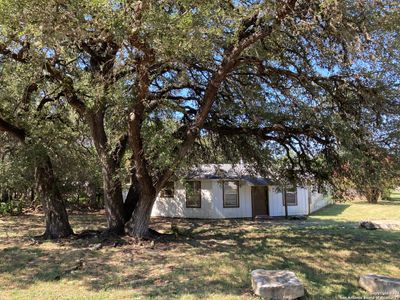 760 Lookout Dr, House other with 2 bedrooms, 1 bathrooms and null parking in Canyon Lake TX | Image 3