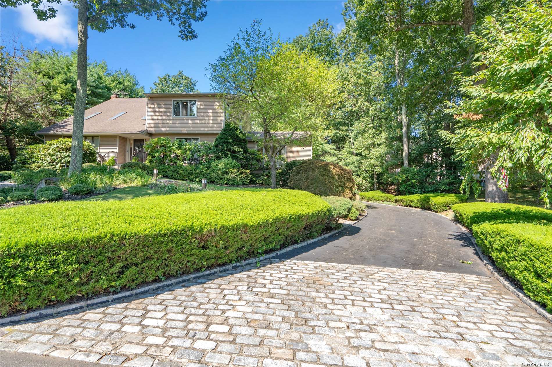 Tradewinds Dr, Bayville, NY 11709