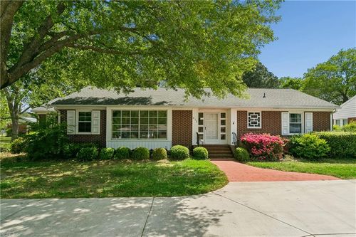 812 Poquoson Ave, Poquoson, VA, 23662-1724 | Card Image