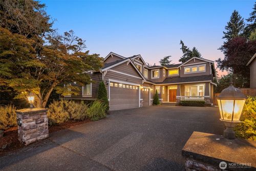 8821 Se 39th Street, Mercer Island, WA, 98040 | Card Image