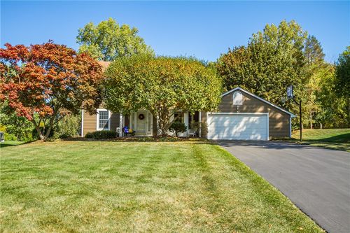 4 Halstead Rise, Fairport, NY, 14450-9568 | Card Image