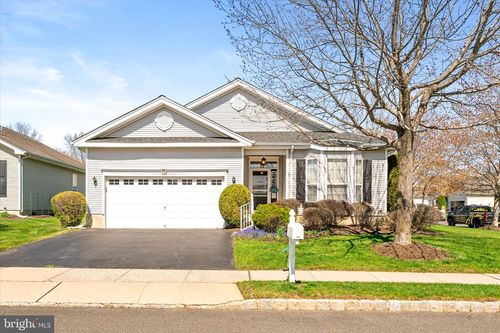 25 Chamber Ln, Columbus, NJ, 08022-2314 | Card Image