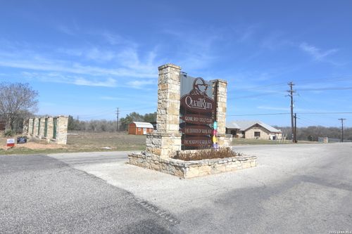 169 Pine Valley Dr, La Vernia, TX, 78121-3975 | Card Image