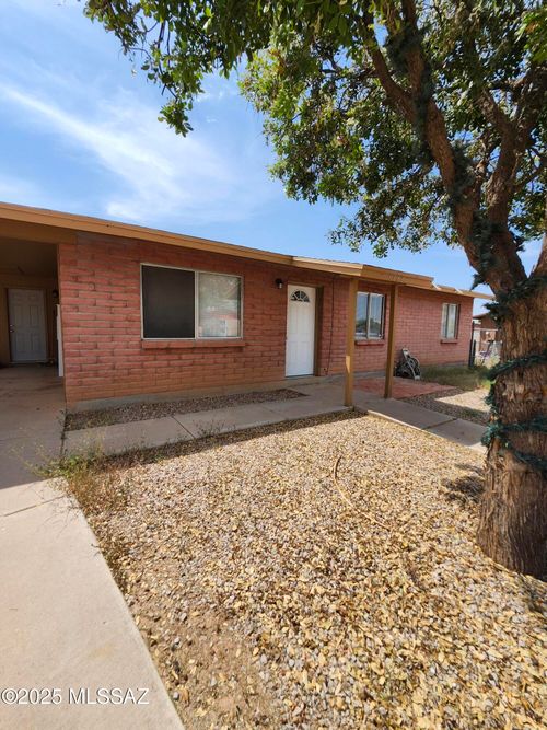 6732 S Draper Rd, Tucson, AZ, 85757-8382 | Card Image