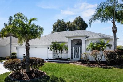 24301 Belle Mede Drive, House other with 2 bedrooms, 2 bathrooms and null parking in Leesburg FL | Image 1