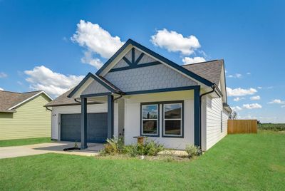 View of front of house with a front yard | Image 2