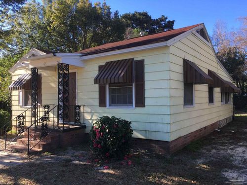 105 Se Kalash Rd, Pensacola, FL, 32507-3133 | Card Image