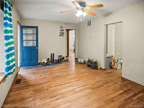 4482 Kirk Rd, Vassar, MI, 48768-9789 | Card Image