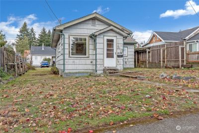 2122 10th Street, House other with 2 bedrooms, 1 bathrooms and 1 parking in Bremerton WA | Image 2