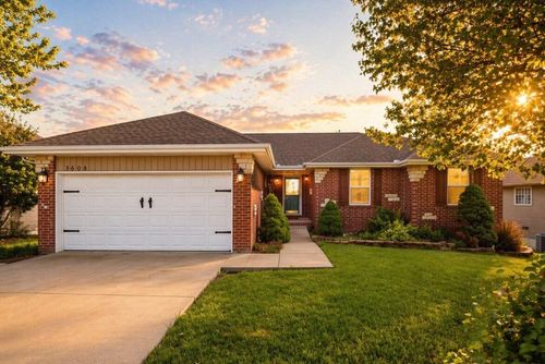 3608 N 30th St, Ozark, MO, 65721-8908 | Card Image