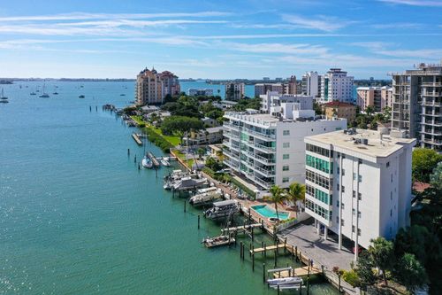 apt-32-660 Golden Gate Pt, SARASOTA, FL, 34236-6687 | Card Image