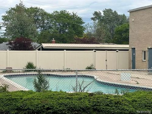 apt-10-7350 N Inkster Rd, Dearborn Heights, MI, 48127-1628 | Card Image