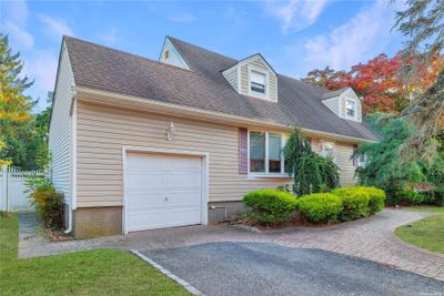 390 Clay Pitts Road, House other with 4 bedrooms, 2 bathrooms and null parking in East Northport NY | Image 2