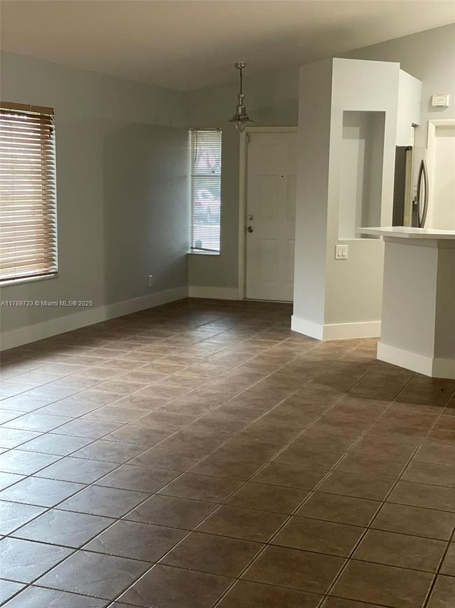 4432 - 4432 Dogwood Cir, House other with 3 bedrooms, 2 bathrooms and null parking in Weston FL | Image 4