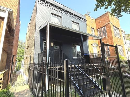 7042 S Eberhart Ave, CHICAGO, IL, 60637-4612 | Card Image