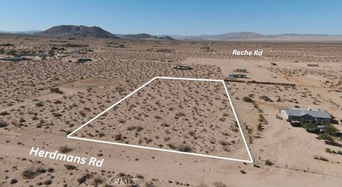 60684 Herdmans Rd, Landers, CA, 92285 | Card Image