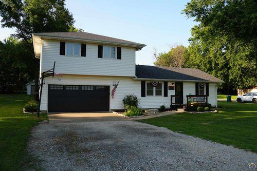 505 Mill St, Circleville, KS, 66416-9402 | Card Image