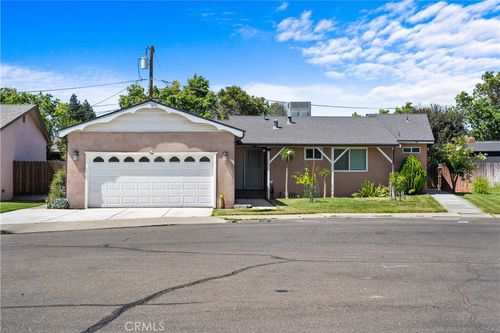 914 Valencia, Los Banos, CA, 93635 | Card Image