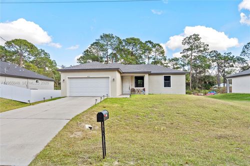 8031 Sandy Cir, Labelle, FL, 33935-5448 | Card Image