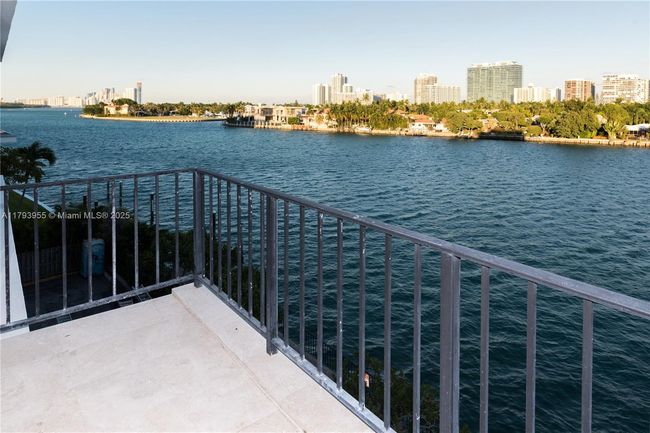 APT-404 - 10101 E Bay Harbor Dr, Condo with 2 bedrooms, 2 bathrooms and null parking in Bay Harbor Islands FL | Image 20